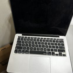 13in Apple Mac Laptop 