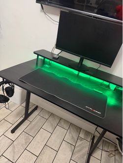 Gaming desk