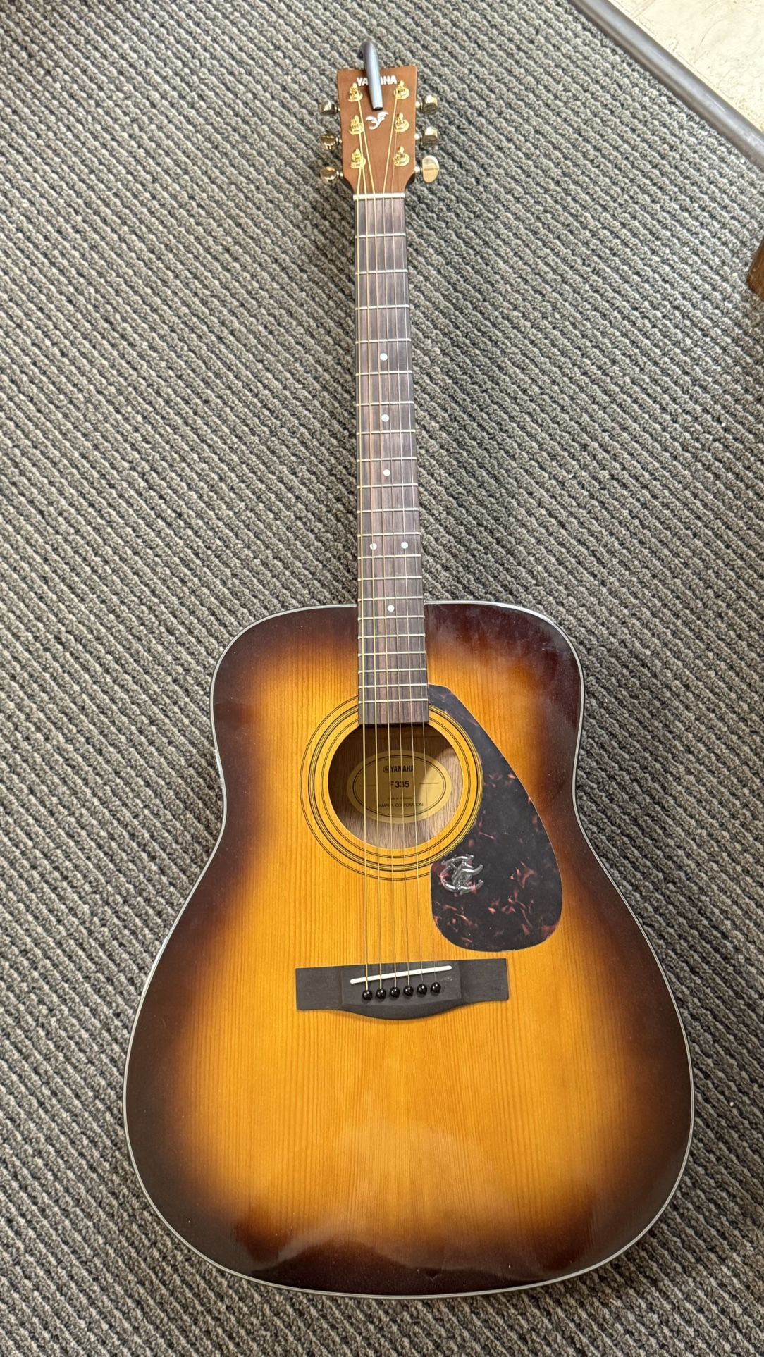 YAMAHA F335 Guitar 