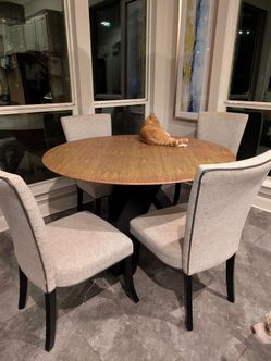 60-In round glass dining room table with 4 chairs