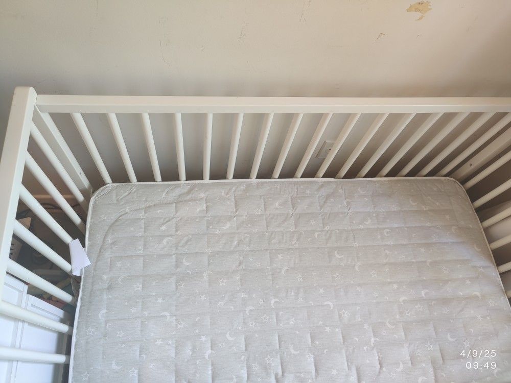 Pottery Barn Kids Infant And Toddler Crib, Bed And Mattress With sheets