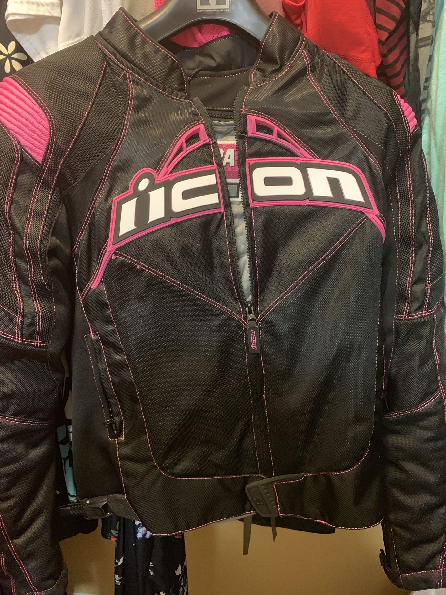 Icon women’s motorcycle jacket M