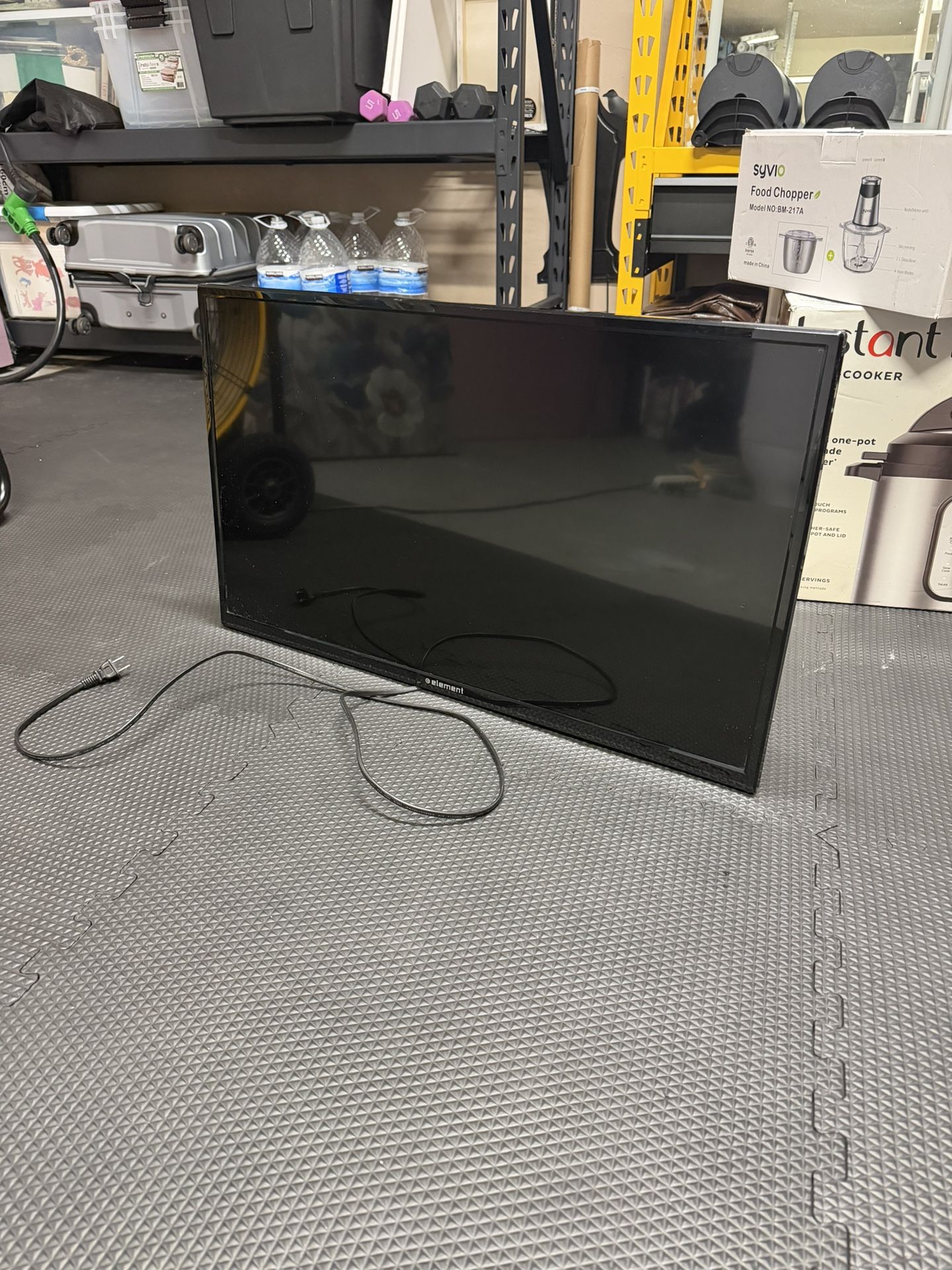 Element 32” LED TV 