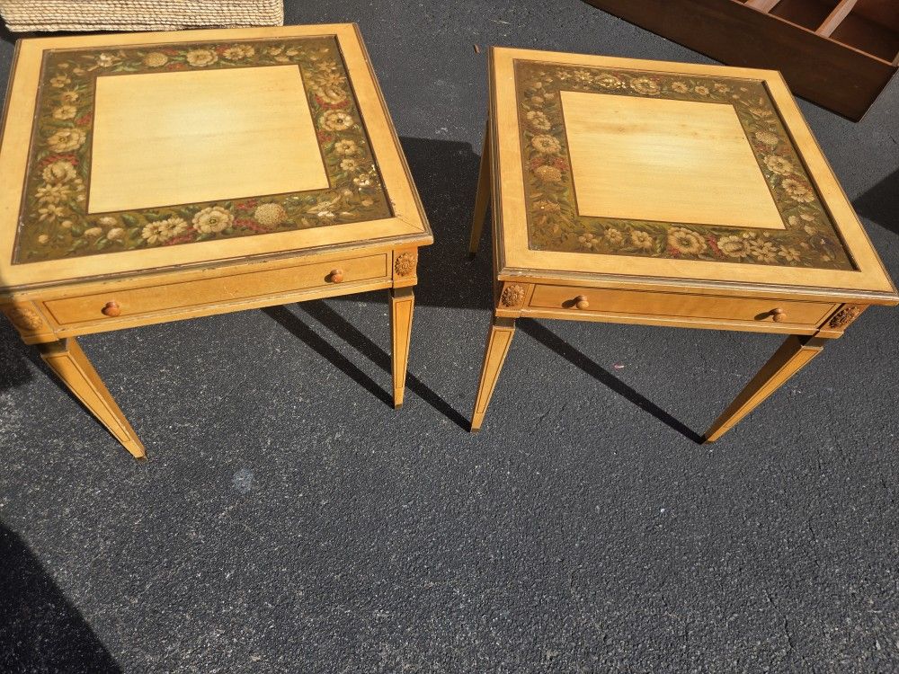 Pair Of Vintage Italian Or French Style Painted Wood End Tables