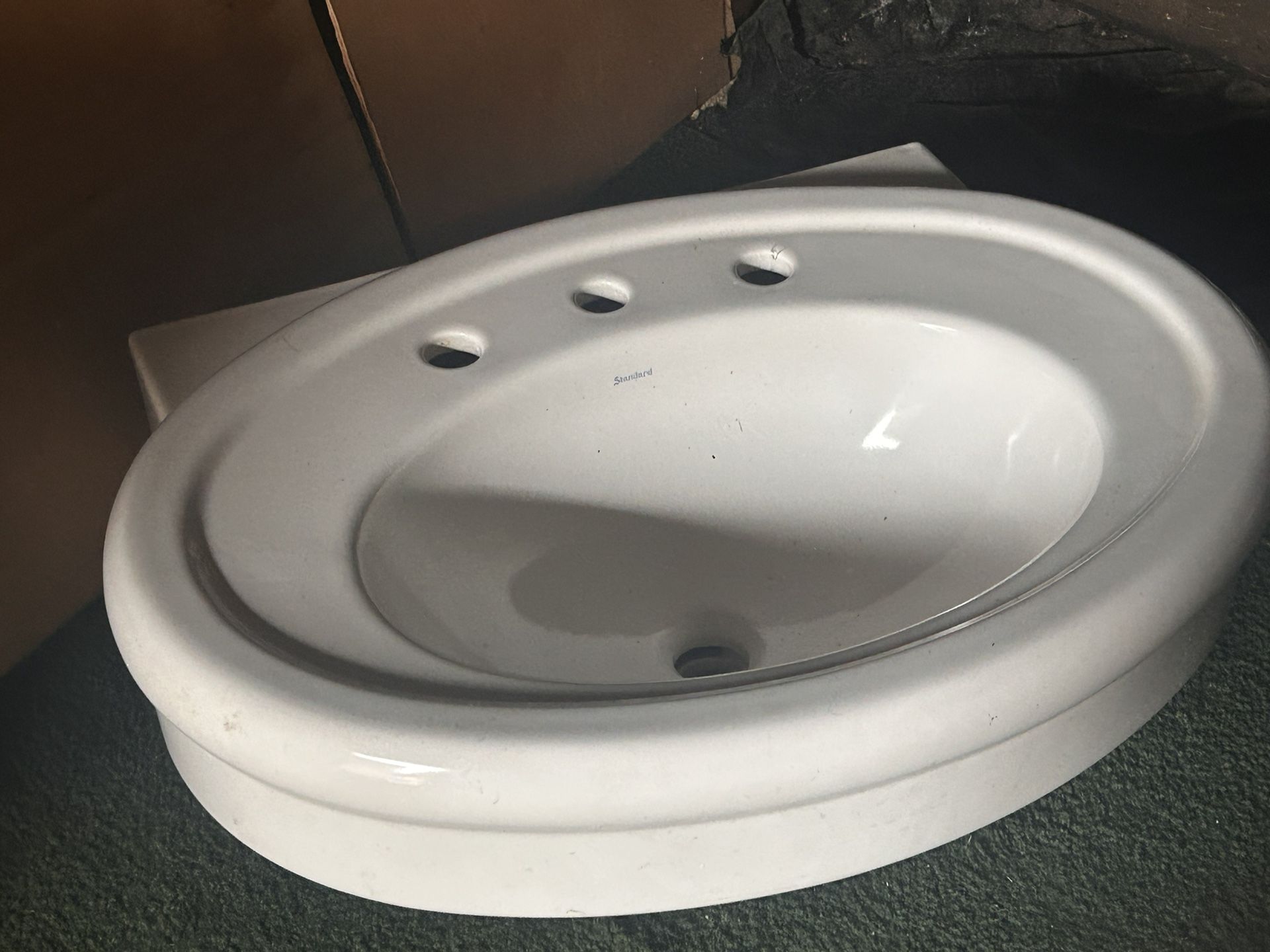 Kennel oval three hole deep bathroom sink