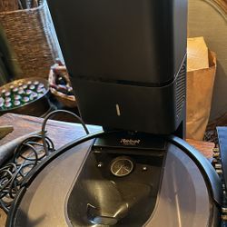 iRobot Roomba i7 vacuum