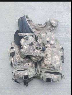Military Tactical Camo Vest Size Large/XL