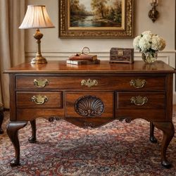Vintage Virginia Galleries Genuine Mahogany Writing Desk / Lowboy – Colonial Style