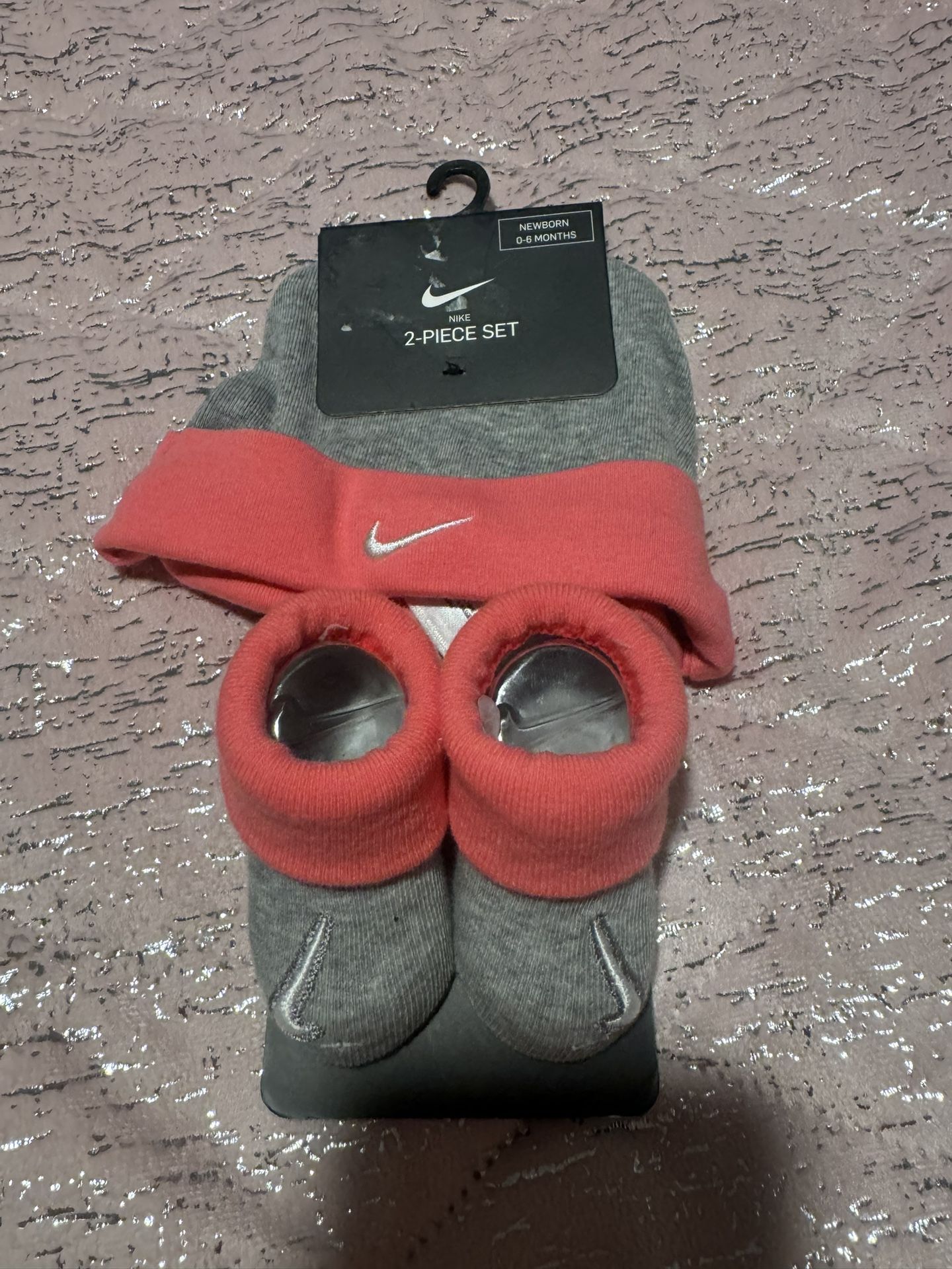 Baby Girl Size 0-6 Months Pink Grey Nike 2 Piece Hat And Socks  Set 