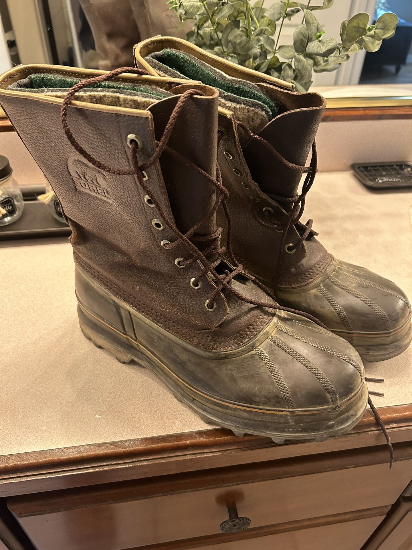 Sorrel Size 11 Boots (waterproof)