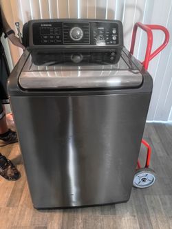 Bearly used like new washer and dryer asking 400 for bothz