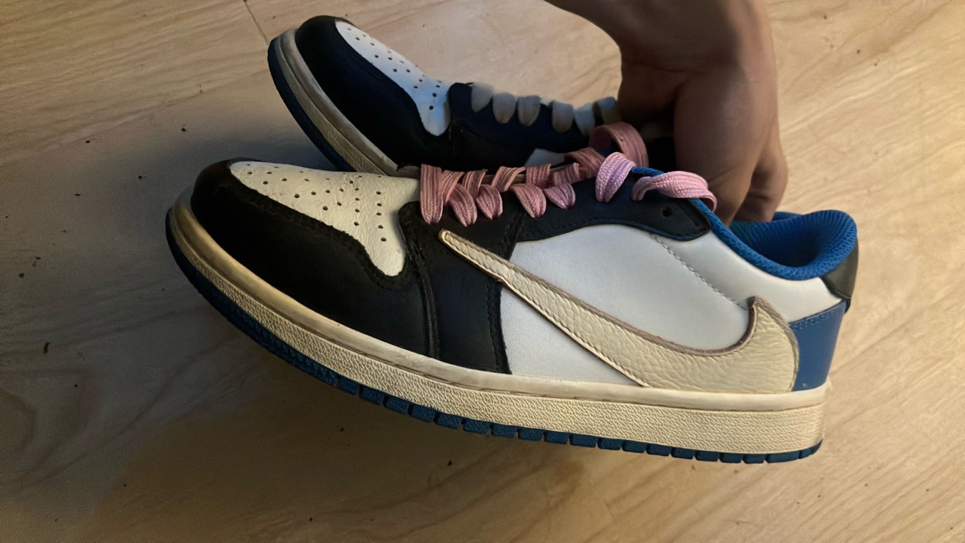Travis Scott Jordan 1 Fragments