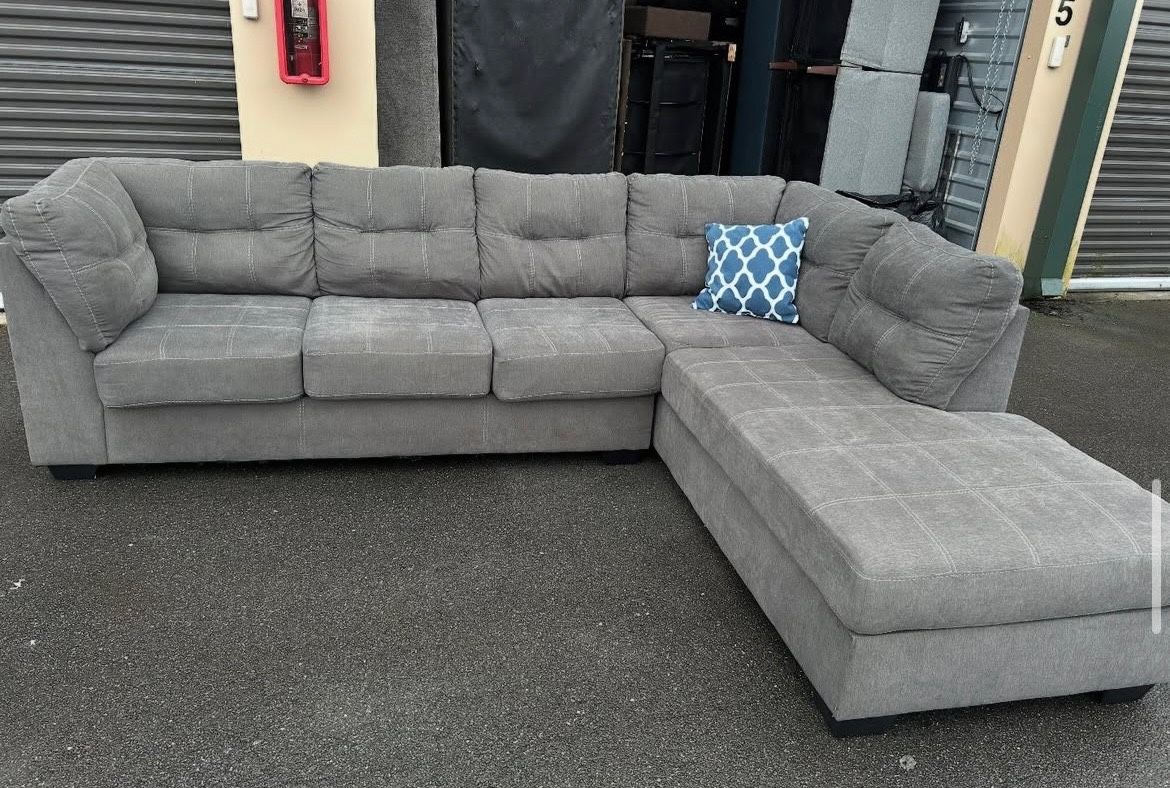 Sectional Couch 