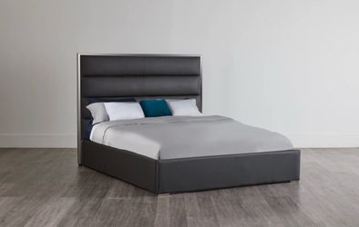 LIKE NEW! Queen Size Mattress, Platform Bed and Box Spring!