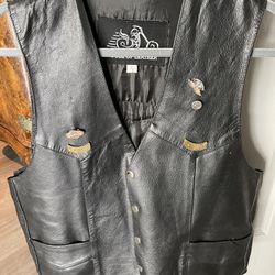 Men’s Leather Vest  (sm) Runs Generous