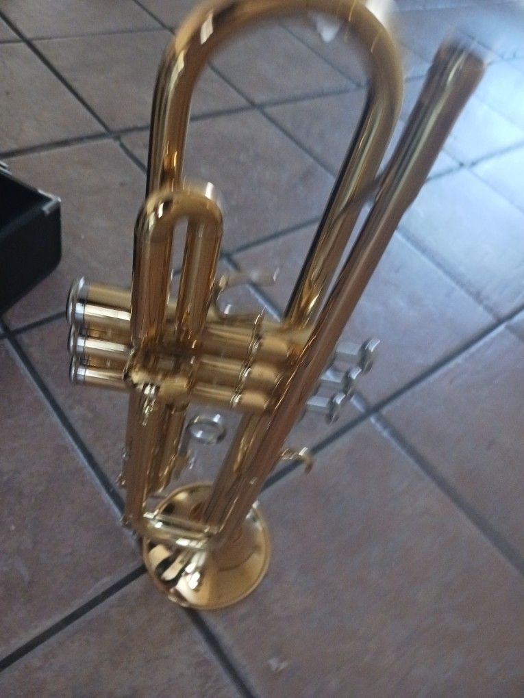 Bb Yamaha Trumpet for Sale in Tucson, AZ OfferUp