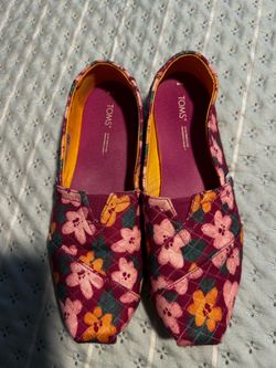 TOM’S women size 10