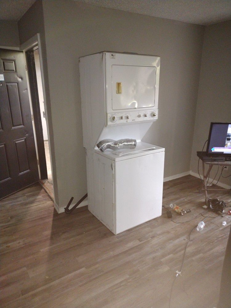 Washer And Dryer (Dryer On Top)