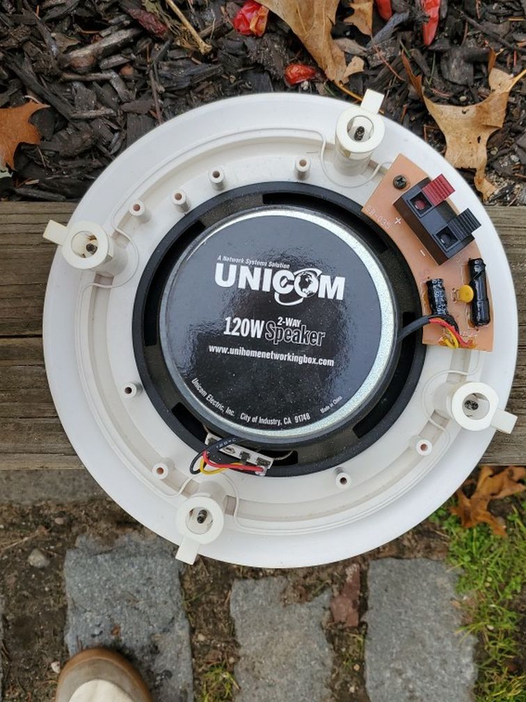 Unicom 120w way Speakers