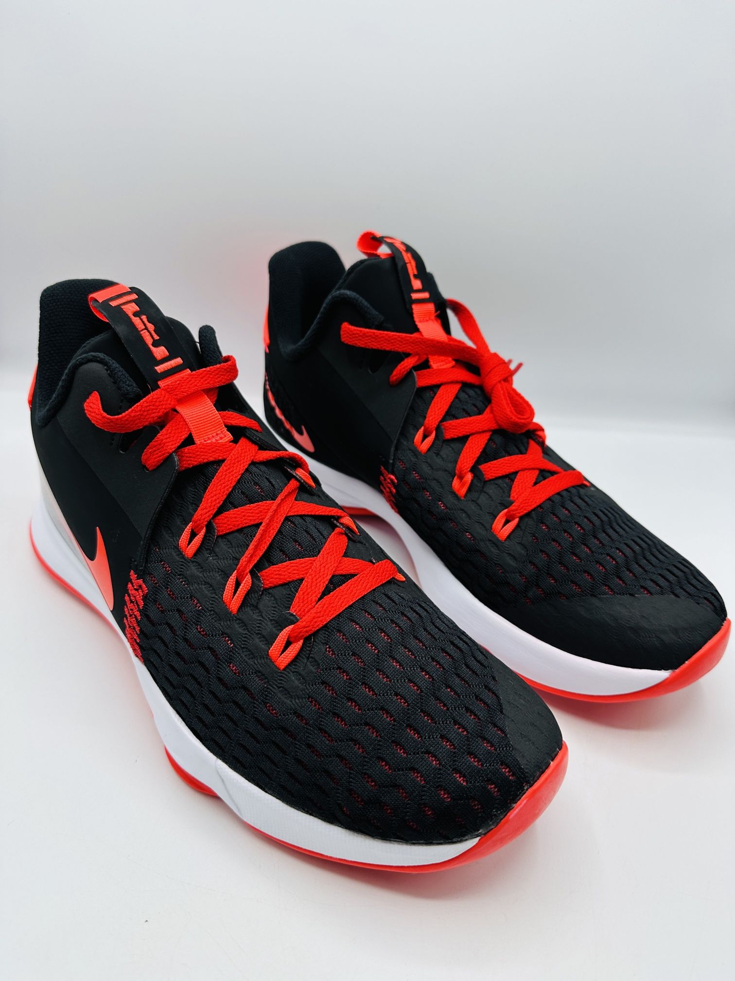 Nike LeBron Witness 5 Shoes Men’s Size 12 Bred Black Red Crimson CQ9380-005 Amazon.com | Nike Lebron Witness V Mens Basketball Trainers  main image 3