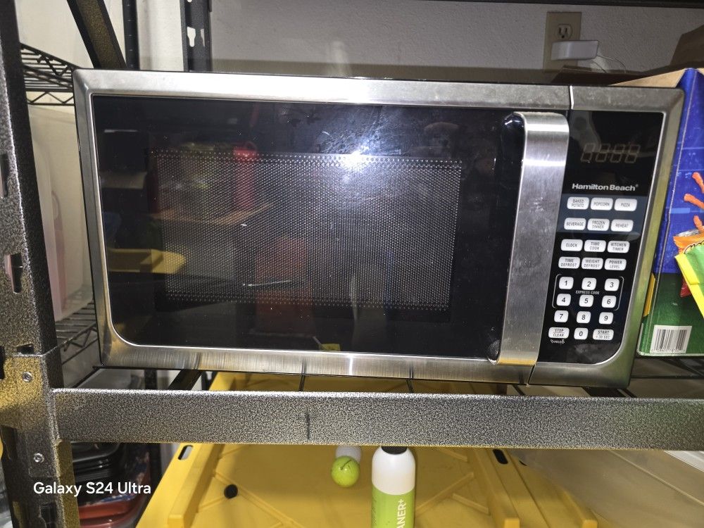 Hamilton Beach Microwave 900w