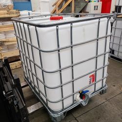 275 GALLON WATER TANK