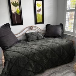 Daybed - Twin Bed with  2Mattress