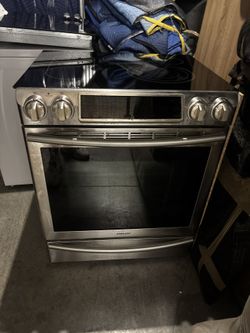 Stove Samsung NE58F9710WS. Precio Incluye Delivery