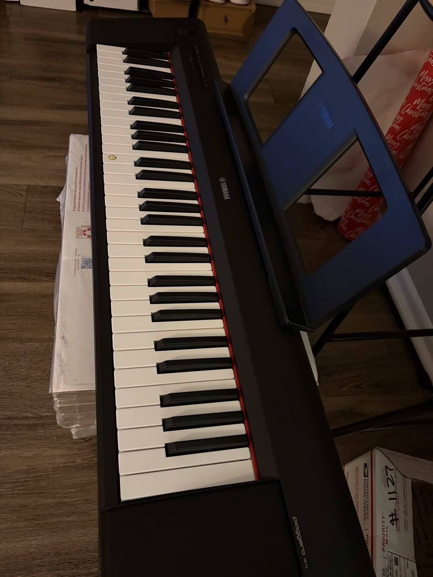 Yamaha Piaggero NP-15 61-Key Portable Keyboard With Power Adapter Black