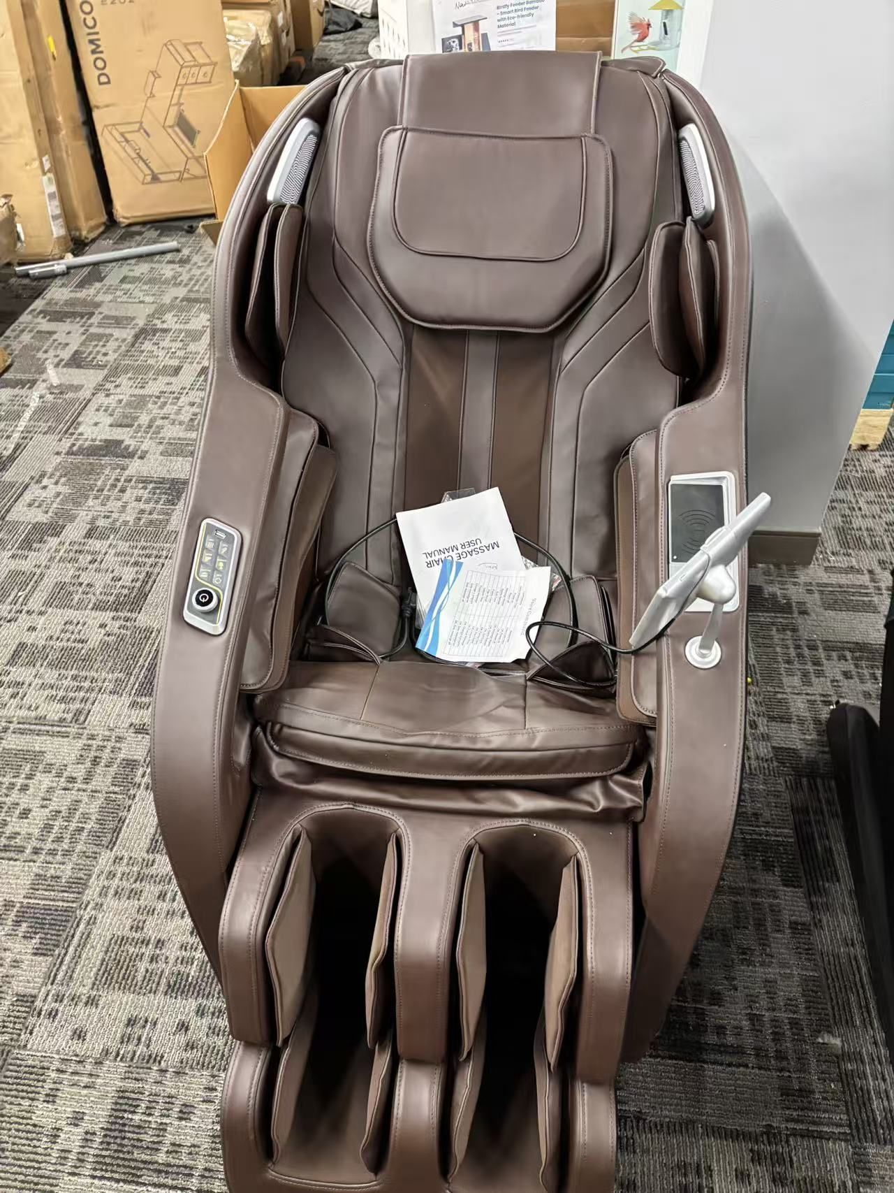 4D Zero Gravity Massage Chair w/ Heating & APP Control – Brand New (Minor Cosmetic Issues)