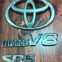 01-04 Toyota Sequoia Grille Emblem And Iforce V8 Emblem 