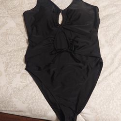 NEW BEAUTIFUL BLACK BATHING SUIT SIZE XL. SEE PHOTO'S.  CASH PICKUP ONLY 