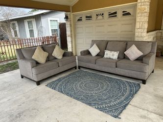 Free Delivery 🚚 Gray Couch Set/ Sala Color Gris