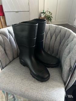 Black Rainboots, size 9