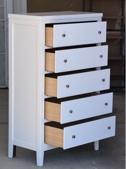 White 5-Drawer Chest / Tall Dresser Storage Cabinet