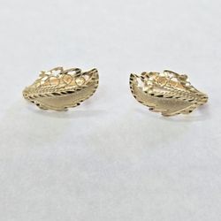 14kt Gold Leaf Earrings 🍃 