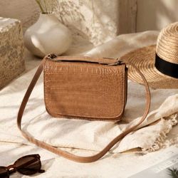 Women’s clutch for sale, in good condition