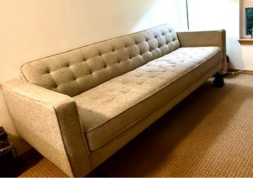 Moving sale - Comfy Couch from Kasala