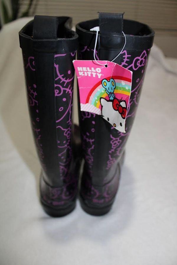 Hello Kitty Rain Boots Women Size 7/8