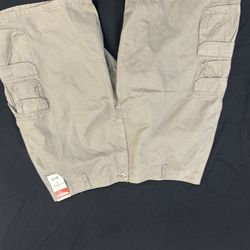 Wrangler Cargo shorts brand new size 42 with tags