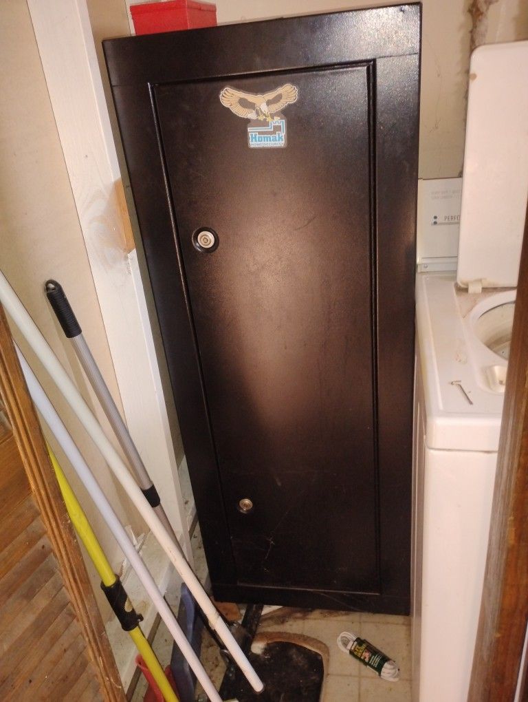  Homak Gun Cabinet 