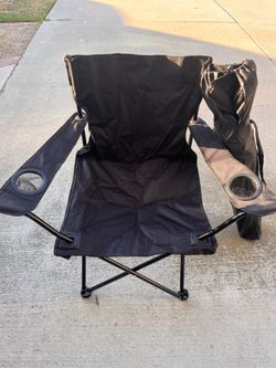 2 foldable camping chairs