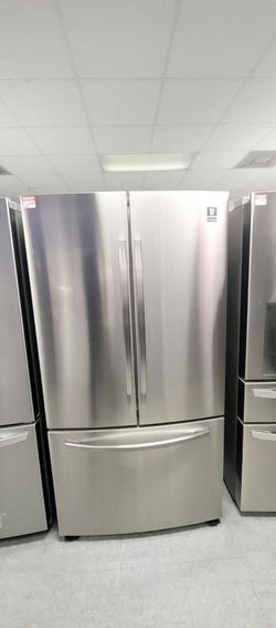 Samsung French Door Fridge – Stainless, Bottom Freezer, Clean