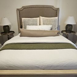 Living Spaces Queen Bed Set