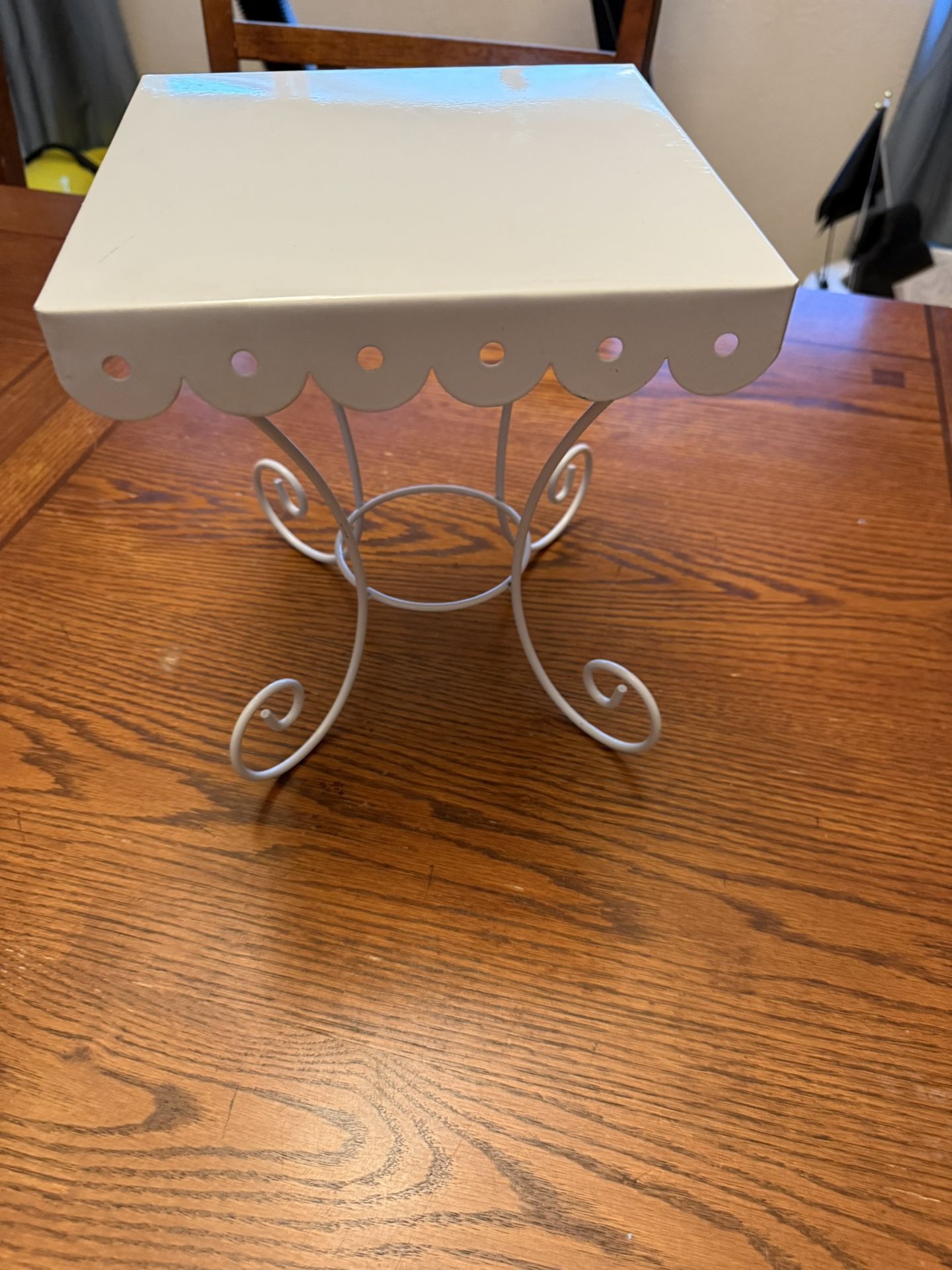 Stand Cake Cookies White Metal Scalloped Edges Cute Fun