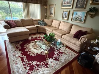Sectional Couch w/queen sleeper