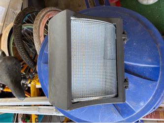EXTERIOR LED WALL PACK WITH PHOTO CELL