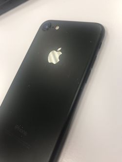 iPhone 7 32 GB unlocked to any carrier