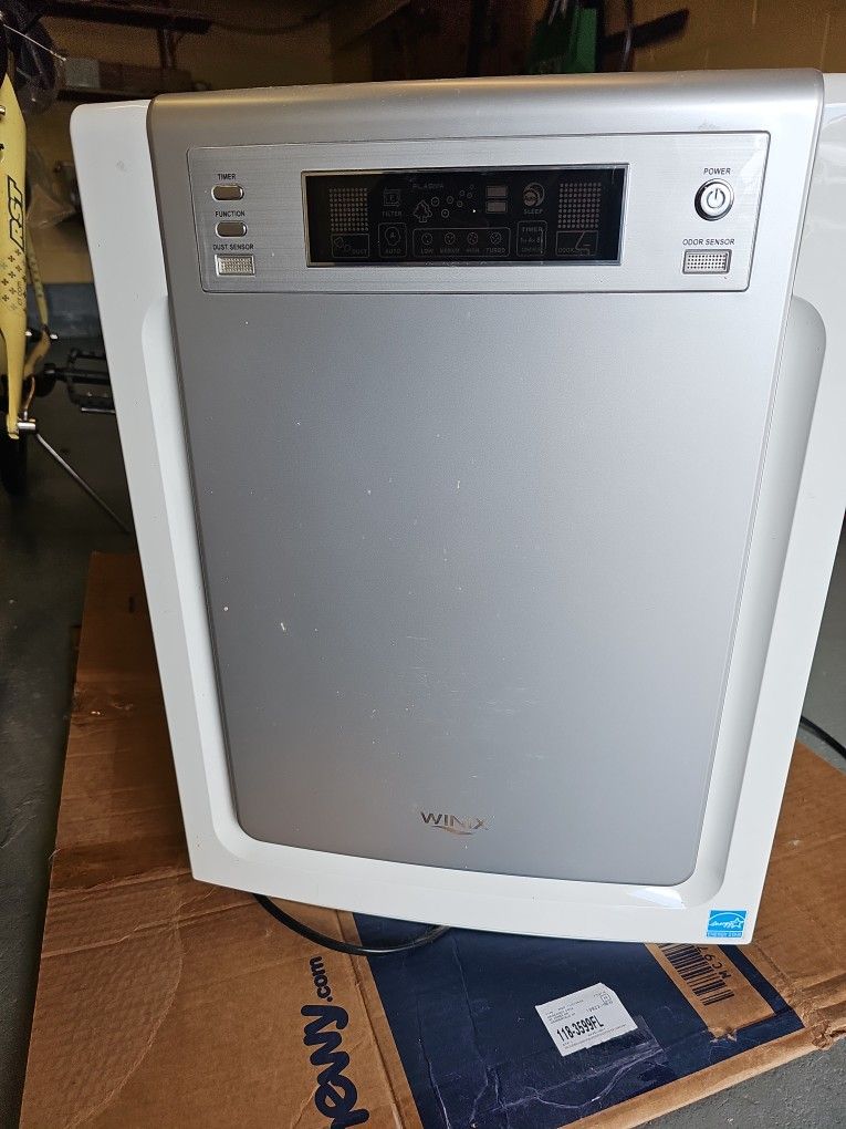 Winix Air Purifier. With 2 Air Filters.