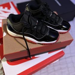 AIR JORDAN 11  Size 6 Kids